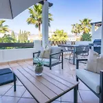 Sunny 2-bedroom Pool & Terrace Daire *